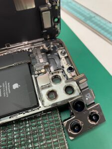 iPhone　修理　カメラ　越谷